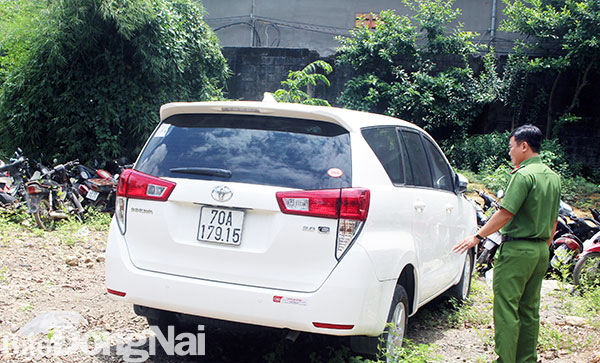 Ngang nhiên chiếm đoạt xe ô tô đã bị tạm giữ