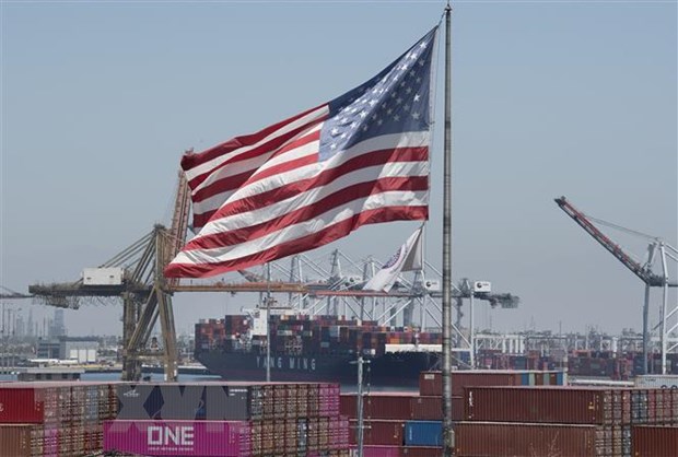 Hàng hóa tại cảng Long Beach, California, Mỹ. (Ảnh: AFP/TTXVN)