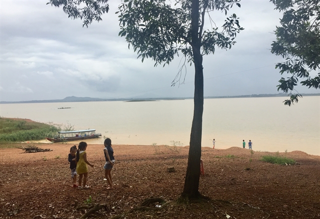 The natural beauty and peaceful atmosphere of Năm Bầu islet on Trị An Lake attracts many visitors. — VNS Photo Ngọc Diệp  Read more at http://vietnamnews.vn/society/535441/secluded-islets-only-household-offers-homestay-for-visitors.html#vF6YrlfioO58HFsi.99