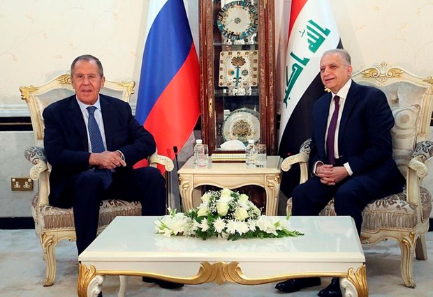 Ngoại trưởng Nga Sergey Lavrov (trái) và người đồng cấp Iraq Mohammed Ali al-Hakim. (Nguồn: AP)