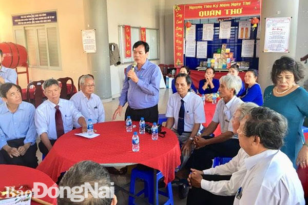 Vui tươi nhờ thơ ca