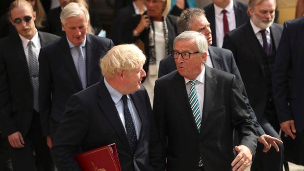 Chủ tịch Ủy ban châu Âu Jean-Claude Juncker và Thủ tướng Anh Boris Johnson. (nguồn: Getty images)