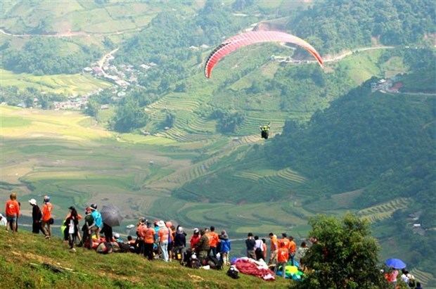 At a paragliding festival in Yen Bai province (Photo: VNA)