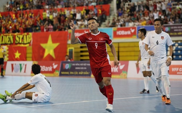 Vietnamese midfielder Tran Thai Huy celebrates his goal in the AFF Futsal Championship's third-place play-off against Myanmar. (Photo courtesy of HDBank)