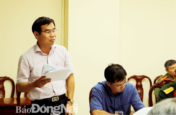 Ông Nguyễn Thế Phong, Phó chủ tịch UBND huyện Nhơn Trạch phát biểu ý kiến tại buổi làm việc.