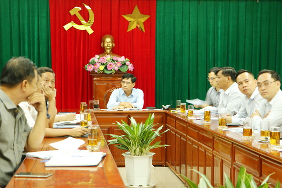  Phó chủ tịch UBND tỉnh Trần Văn Vĩnh chủ trì buổi làm việc