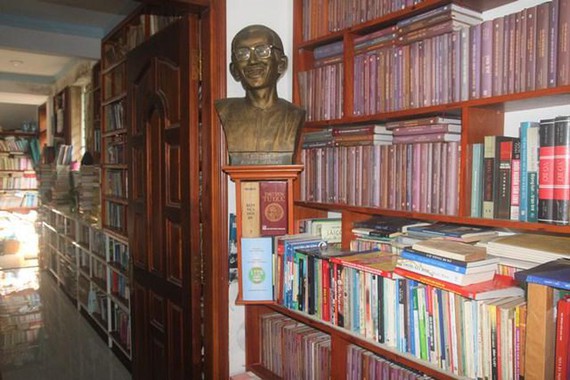Culture authority grants certificate to privately owned library