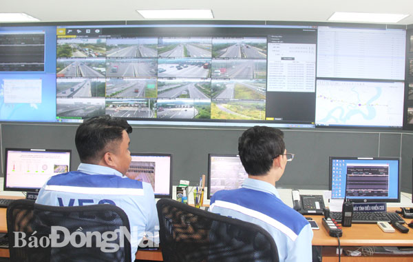 Trung tâm quản lý điều hành giao thông tuyến đường cao tốc TP.Hồ Chí Minh - Long Thành - Dầu Giây được Công ty cổ phần dịch vụ kỹ thuật đường cao tốc Việt Nam đầu tư hiện đại. Ảnh: T.Hải