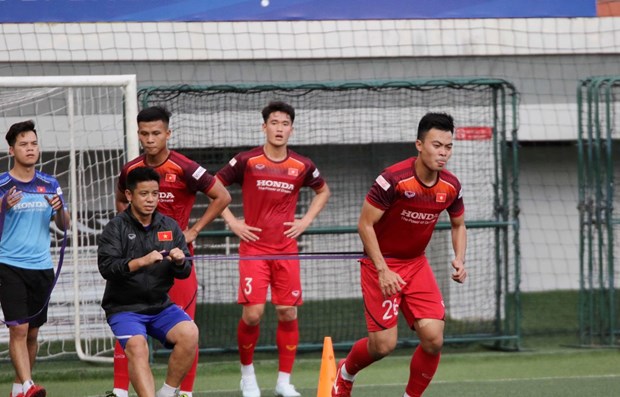 Men's and women's football teams leave for SEA Games 30