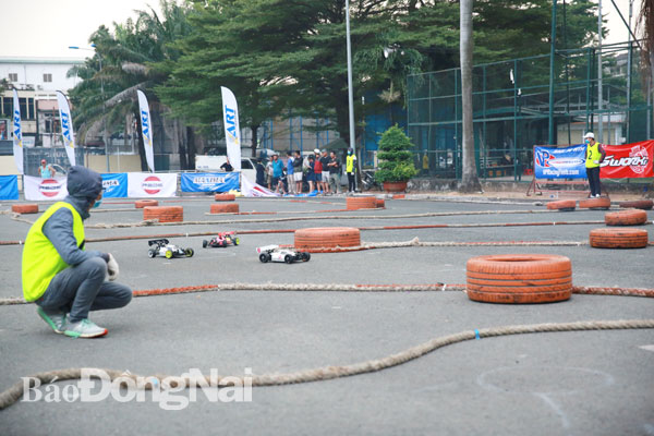Ha Noi wins Dong Nai Open Remote Control Car Racing