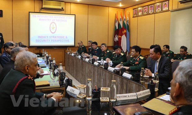  Quang cảnh hội đàm giữa Thượng tướng Phan Văn Giang và Đại tướng Bipin Rawat. (Ảnh: Huy Lê/Vietnam+)