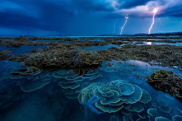 This impressive image was taken on Hon Yen island in Phu Yen province by Vietnamese photographer @dean_nguyen.