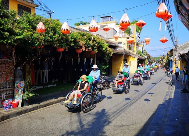 Tourists in Hoi An city of Quang Nam (Photo: VNA)