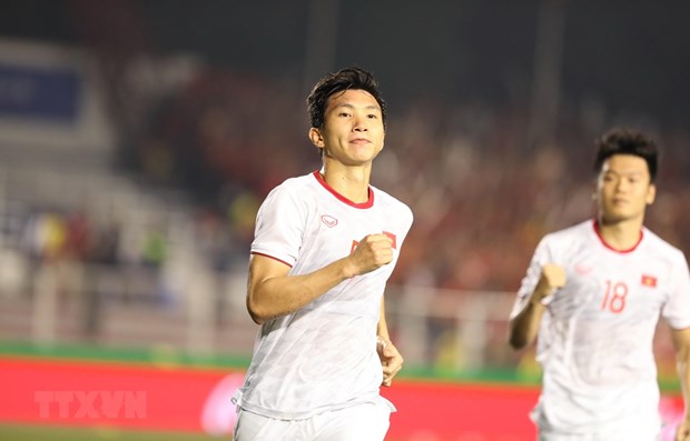 Doan Van Hau scored two goals in the 3-0 victory over Indonesia on December 10, helping Vietnam earn a gold medal in the men's football at the 30th SEA Games (Photo: VNA)