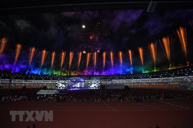 The 30th Southeast Asian Games (SEA Games 30) in the Philippines ends with a spectacular music and light feast-inspired closing ceremony. (Photo: AFP/VNA)