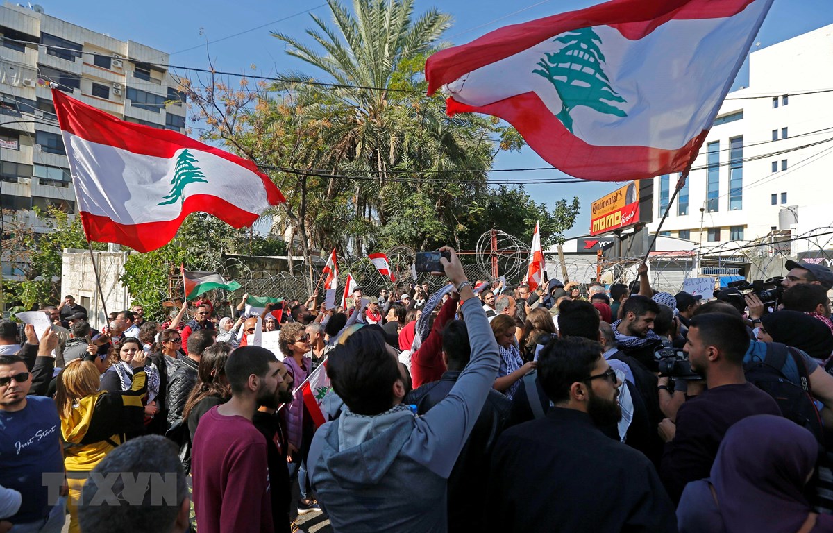 Người biểu tình tập trung tại Beirut, Liban, ngày 24-11-2019. (Ảnh: THX/TTXVN)
