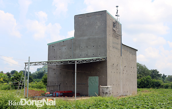 Nhà nuôi chim yến của anh Nguyễn Văn Anh (ở ấp Bể Bạc, xã Xuân Đông, huyện Cẩm Mỹ) có chi phí đầu tư ban đầu là 400 triệu đồng theo giải pháp xây dựng mới