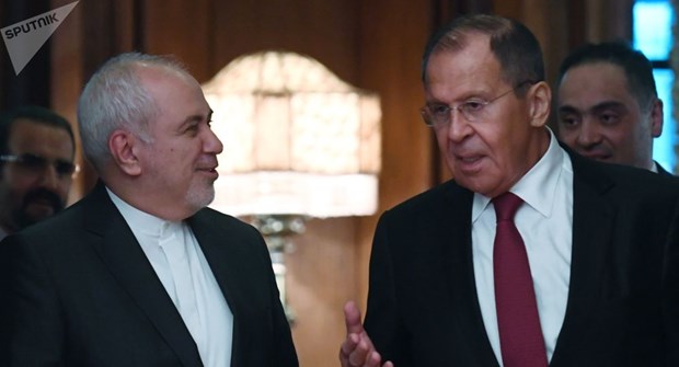 Ngoại trưởng Nga Sergei Lavrov (phải) và Ngoại trưởng Iran Mohammad Javad Zarif. (Nguồn: Sputnik)