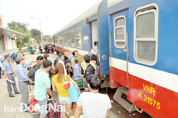 Nhu cầu đi lại của người dân bằng tàu hỏa thường tăng cao trong dịp Tết Nguyên đán (ảnh minh họa)