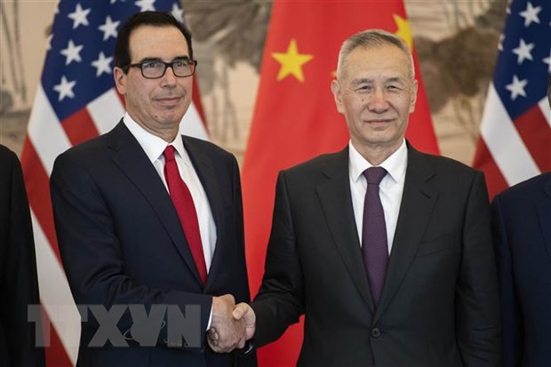 Phó Thủ tướng Trung Quốc Lưu Hạc và Bộ trưởng Tài chính Mỹ Steven Mnuchin tại vòng đàm phán thương mại mới ở Bắc Kinh (Trung Quốc) ngày 29-3-2019. (Ảnh: AFP/TTXVN)