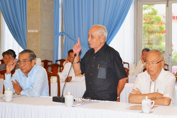 Các đồng chí nguyên lãnh đạo tỉnh và nguyên ủy viên Ban TVTU tham gia một số ý kiến vào sự lãnh đạo của tỉnh trong thời gian tới