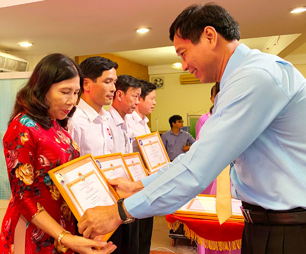 Tiếp tục nhân rộng các mô hình kinh tế hiệu quả cho nông dân