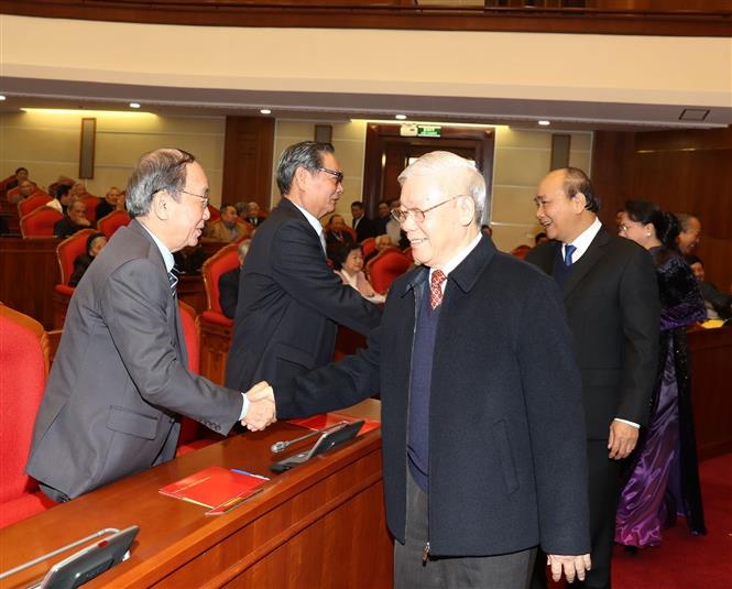 Bộ Chính trị gặp mặt nguyên lãnh đạo cấp cao của Đảng, Nhà nước