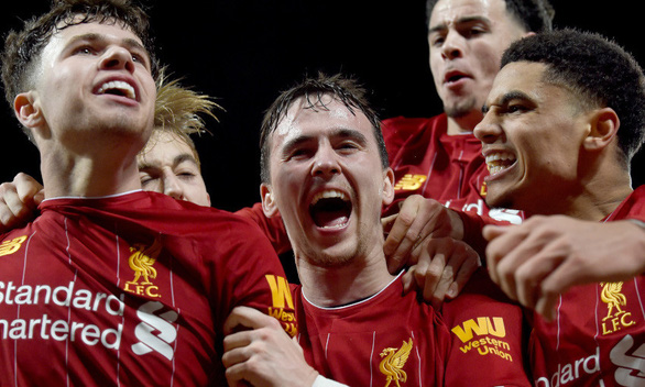 Các cầu thủ trẻ của Liverpool ăn mừng thắng lợi ở Cúp FA - Ảnh: LIVERPOOL