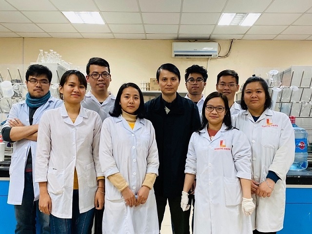 The team who successfully produced the new rapid test kit for nCoV in Vietnam.