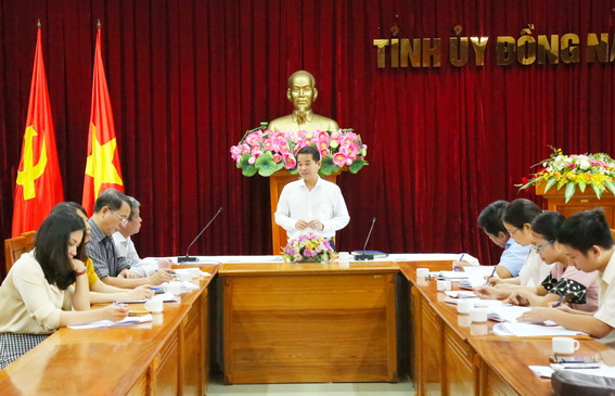 Đồng chí Thái Bảo, Trưởng ban Tuyên giáo Tỉnh uỷ phát biểu chỉ đạo buổi giao ban