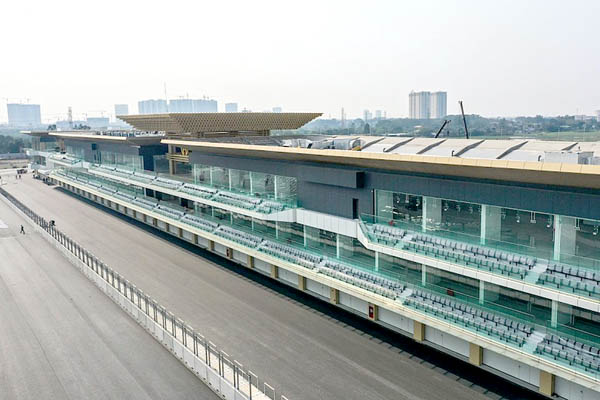 Chặng đua xe F1 Grand Prix Việt Nam vẫn diễn ra ngày 5-4