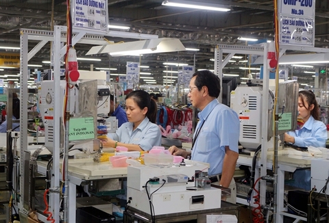 Japan-invested Sumi Viet Nam Wiring System in Ha Nam Province. Foreign investors poured a total of US$8.55 billion in Viet Nam from January 1 to March 30. — VNA/VNS Photo Dai Nghia