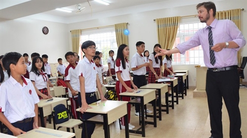 Education institutions would face hefty fines if violating regulations on coordination with foreign partners in providing joint training or holding foreign language proficiency tests__Photo: Internet