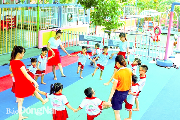 Thi đua làm theo lời Bác