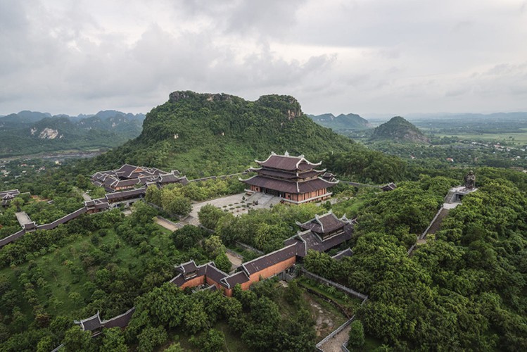 The majestic scenery of Bai Dinh pagoda situated in the northern province of Ninh Binh appears epic from above.