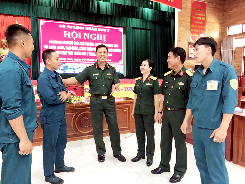 Quân khu 7 đối thoại dân chủ với quân nhân, dân quân, công nhân và viên chức quốc phòng tại Đồng Nai