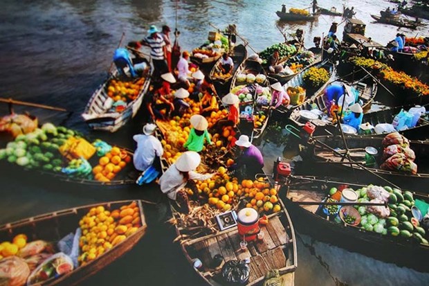 Cai Rang floating market - a must-have experience in the Mekong Delta city of Can Tho (Source: canthoplus.com)