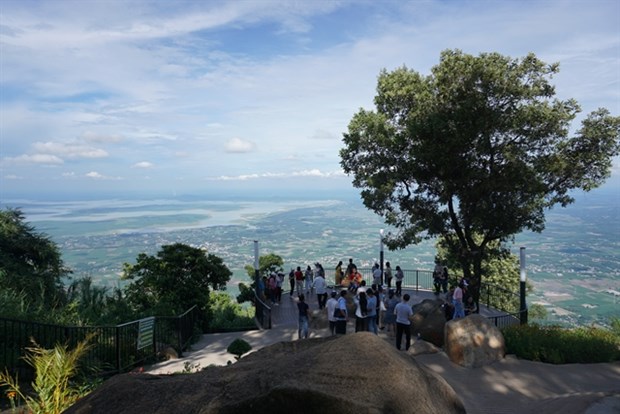 Tourists visit Ba Den Mountain in Tay Ninh province (Photo: VNA)