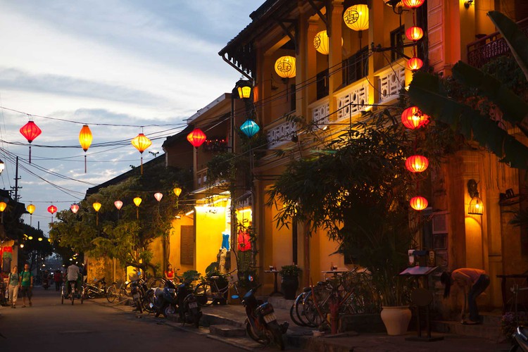 The results of the World's Best Awards survey have recently been announced after the participation of a large number of readers worldwide as they vote for their best cities. The latest victory for the Vietnamese city marks the second consecutive year that Hoi An tops the list, with travelers voicing their appreciation for its eclectic architecture, energetic nightlife, and flowing canals.