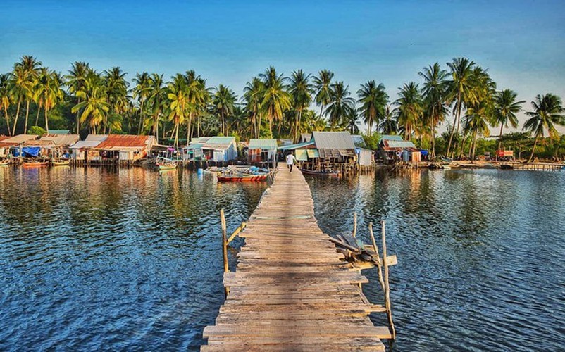 Rach Vem fishing village is situated in the north of Phu Quoc island. The site is rather small, consisting of only 180 households that live on fishing.