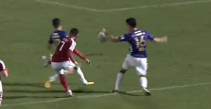 "Rối não" penalty!