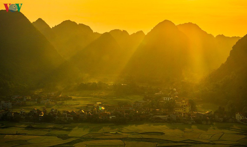 An image of Bac Son Valley captured as the sun sets