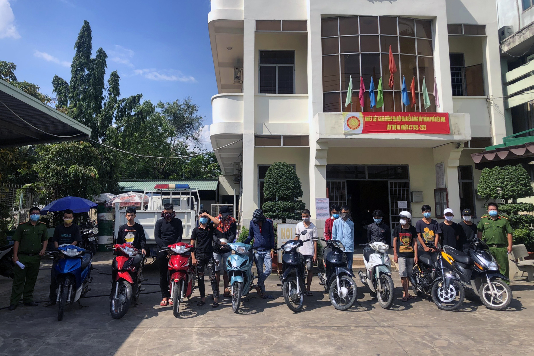 Scores detained for motorbike racing amid COVID-19 social distancing
