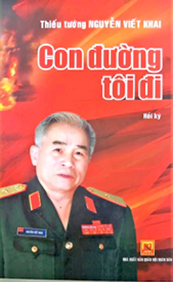 Bìa cuốn sách Con đường tôi đi của thiếu tướng Nguyễn Viết Khai