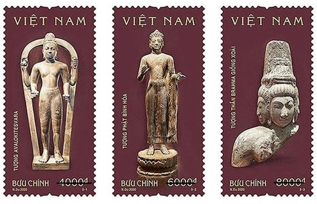 Three stamps showing the image of three national treasures - the statuettes of Avalokitesvara Deity, Hoa Binh Buddha, and Brahma God, have recently been issued by the Ministry of Information and Communications. — Photo ictvietnam.vn