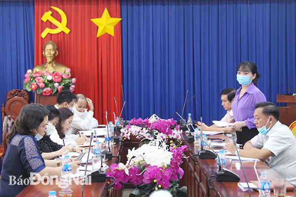 Giám đốc Sở Công thương Trương Thị Mỹ Dung phát biểu tại buổi làm việc.