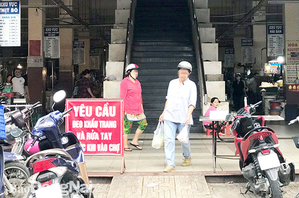 Chưa hết dịch chớ vội bỏ khẩu trang