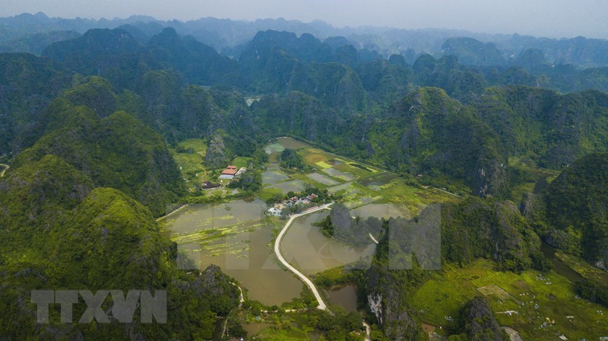 From a high view on a mountain, the scenery looks more like a stunning painting than reality.
