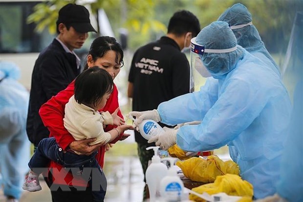 Vietnamese citizens at a quarantine establishment (Photo: VNA)