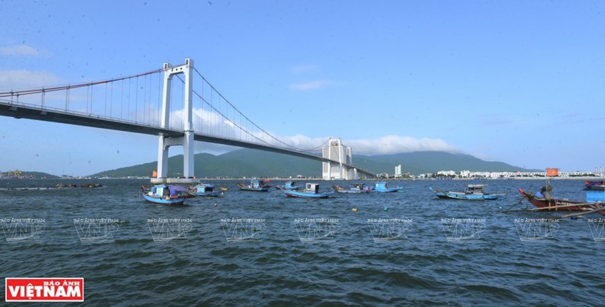 Thuan Phuoc, which crosses the Han river at the seaport, is the longest cable-stayed suspension bridge in Vietnam. 